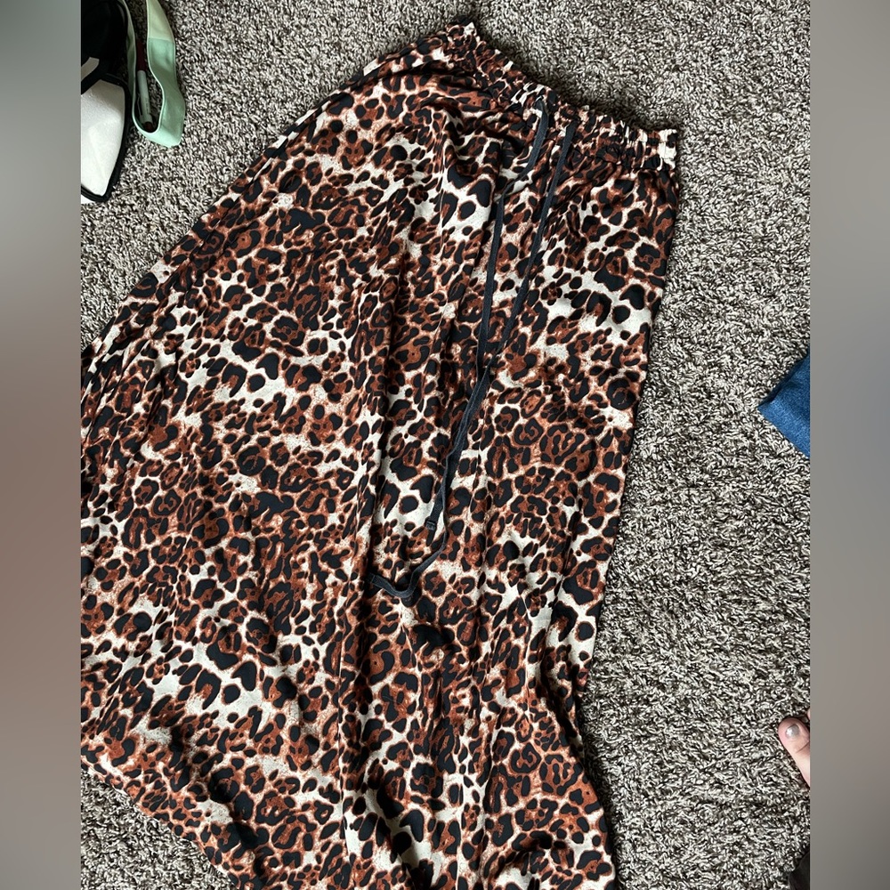 Size medium maxi leopard print skirt